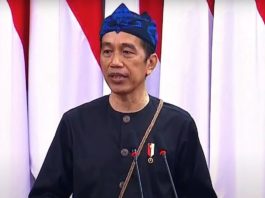 Baju Adat Jokowi