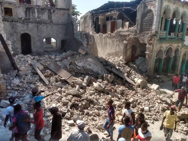 Gempa di Haiti menewaskan 304 orang