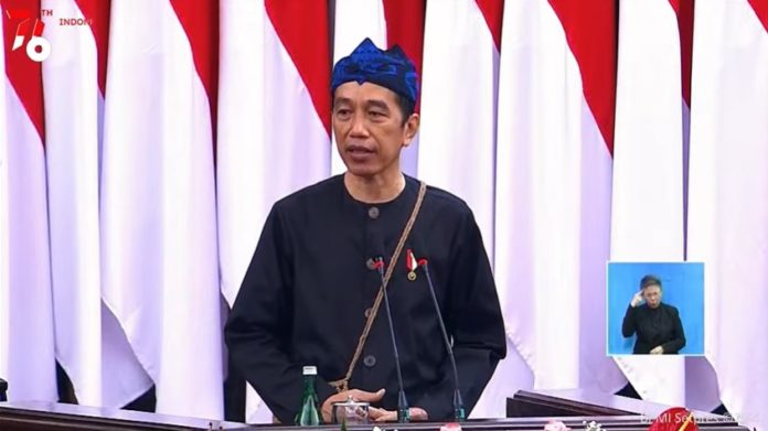 Jokowi pakai baju adat baduy