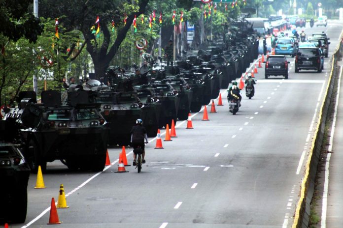 TNI pamerkan alutsista di HUT TNI ke-76