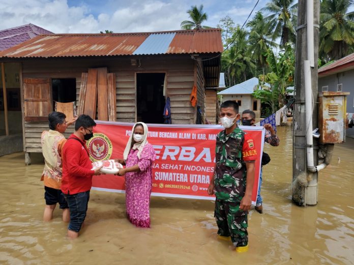 binda Sumut salurkan bantuan kepada korban banjir di Desa Muara Batang Angkola Kecamatan Siabu, Madina