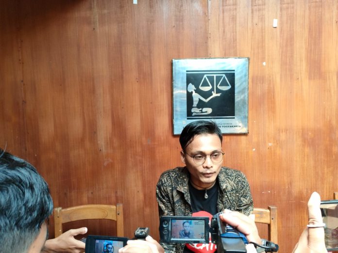 Juru Bicara LBH Yogyakarta, Erha Reva