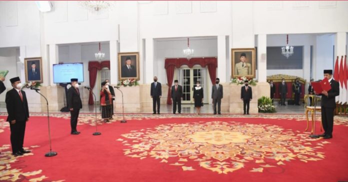 Presiden Jokowi lantik tiga duta besar termasuk Fientje