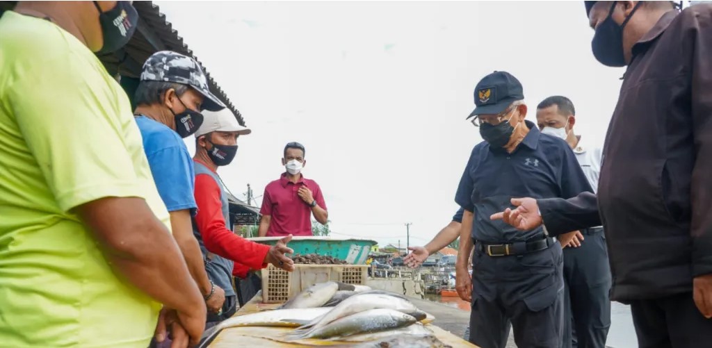 Wapres Ma'ruf Amin berbelanja ikan