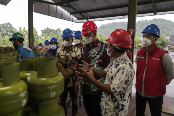 Wabup Sleman lihat stok gas