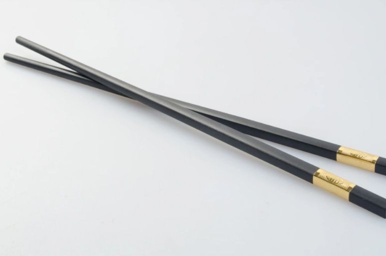 Japan invents electric chopsticks that make salty and salty