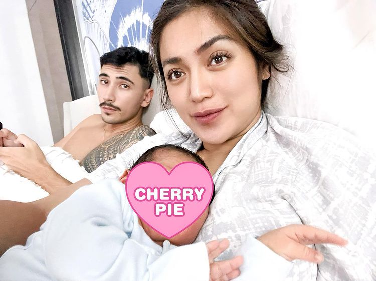 Jessica Iskandar, Vincent Verhaag, Baby Verhaag (Instagram)