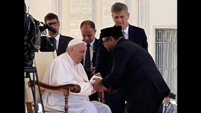 Menteri Yaqut bertemu Paus