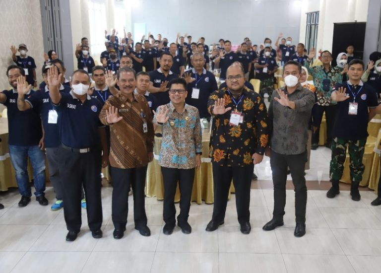 Masyarakat Desa Terdepan Sambas Jadi Bagian Sistem Pertahanan dan Keamanan di Perbatasan Negara