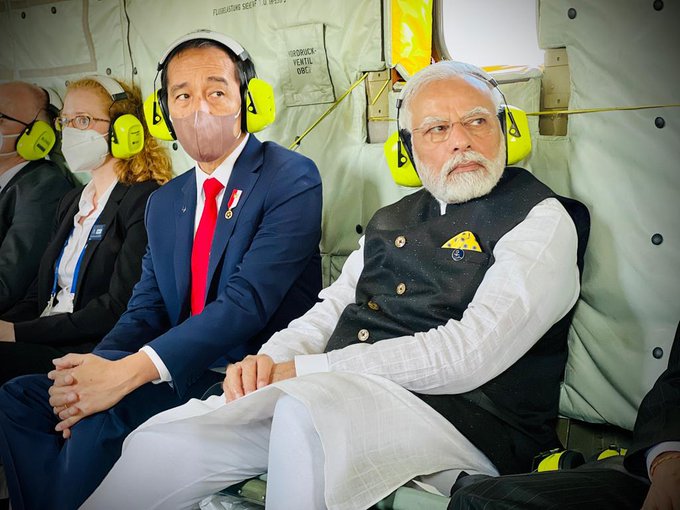 Presiden Jokowi dan PM Narendra Modi diangkut helikopter ke lokasi KTT G7
