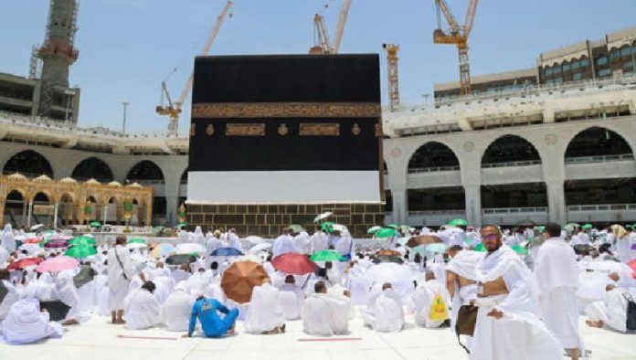 Setelah beribadah wukuf di Padang Arafah, ribuan jemaah haji memilih ke Masjidil Haram untuk merayakan Hari Raya Idul Adha, Sabtu 9 Juli 2022
