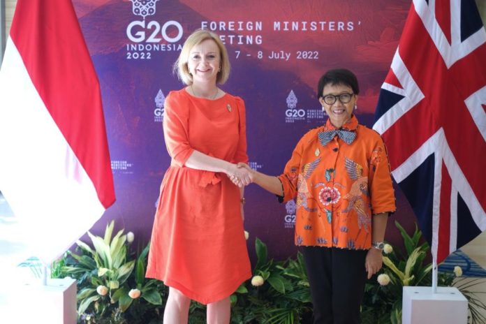 Liz Truss dan Retno Marsudi