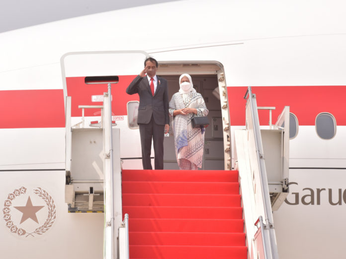 Presiden Jokowi menjelang lepas landas ke Cina