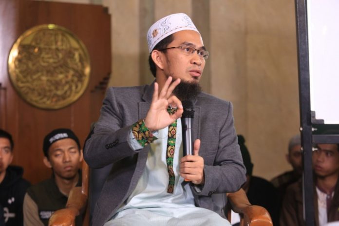 ustaz adi hidayat