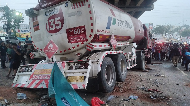 KNKT Investigasi Kecelakaan Maut Truk Tangki Pertamina Di Cibubur ...