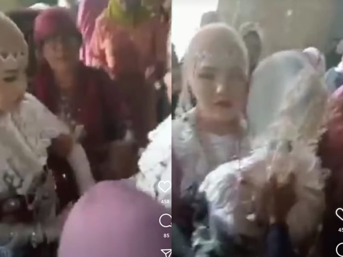Pria menikahi dua wanita sekaligus
