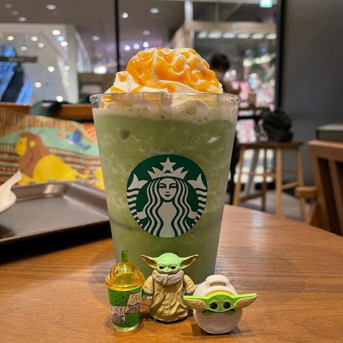Baby Yoda Frappuccino (instagram.com/@choode_hobby)