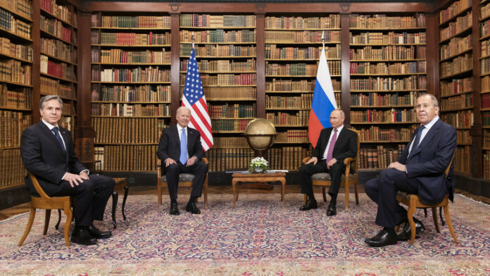 Joe Biden dan Vladimir Putin