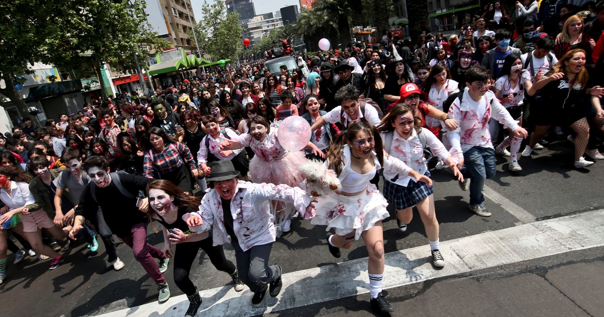 Zombie Walk Chile (twitter.com/@rockywrestling)