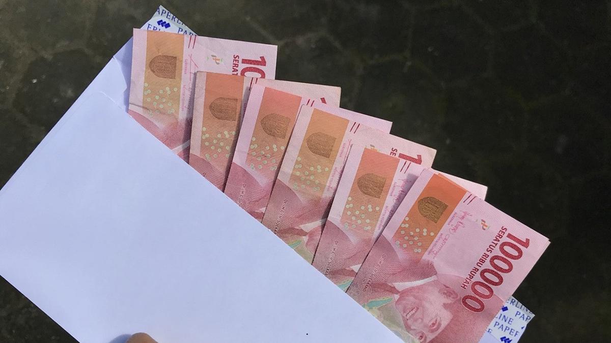 THR Cair Jelang Lebaran, Konsumsi Masyarakat Diprediksi Melonjak