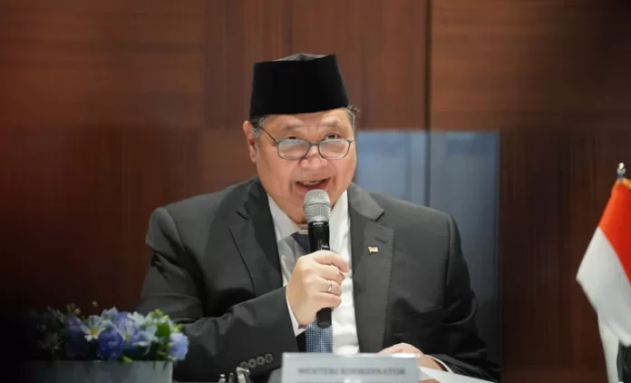 Menteri Koordinator Bidang Perekonomian, Airlangga Hartarto jumat wfh.jpg