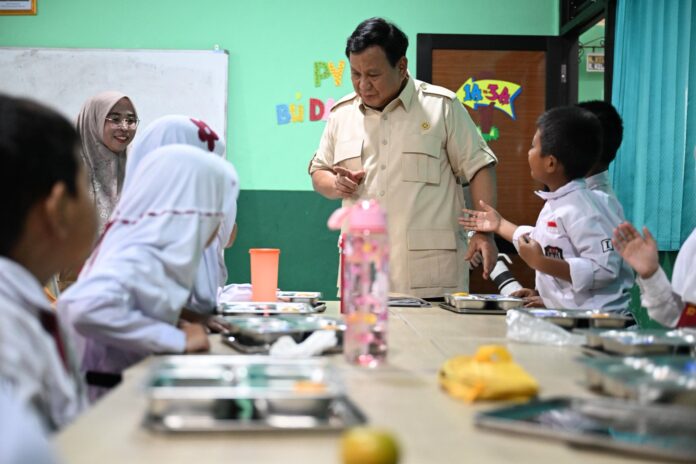 presiden prabowo mbg makan bergizi gratis