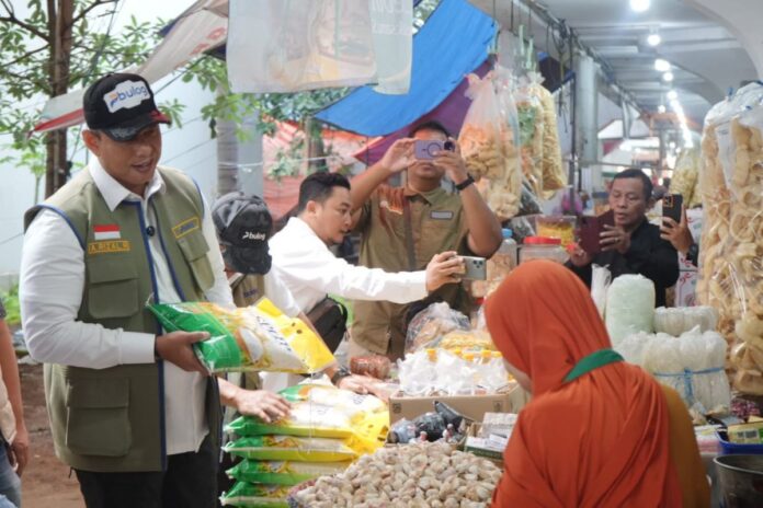 direktur-utama-perum-bulog-letjen-tni-purn-ahmad-rizal-ramdh-7znl