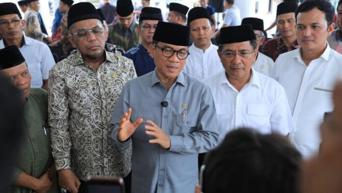menteri-desa-dan-pembangunan-daerah-tertinggal-mendes-pdt-yandri-susanto-mbg makan bergizi gratis
