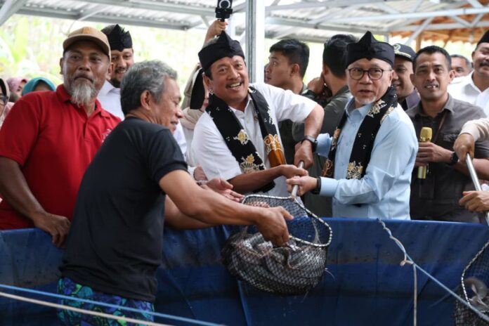 Menteri Koordinator (Menko) Bidang Pangan Zulkifli Hasan Sinergi KDMP dan MBG koperasi desa merah putih makan bergizi gratis