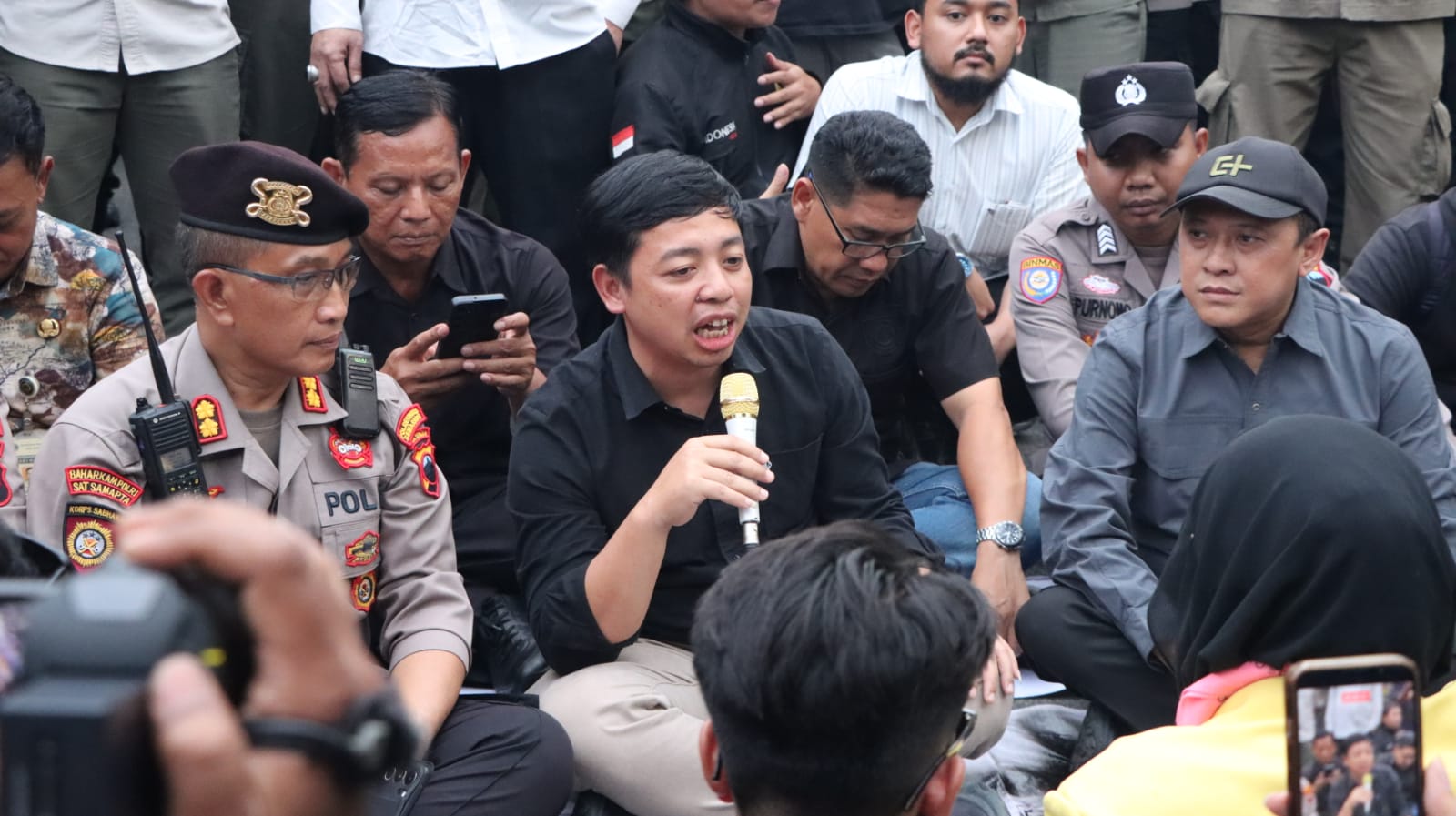 Komitmen Pemerintah Tangani Pelanggaran HAM Terus Berjalan, Masyarakat Diajak Jaga Kedamaian Komitmen Pemerintah Tangani Pelanggaran HAM Terus Berjalan, Masyarakat Diajak Jaga Kedamaian