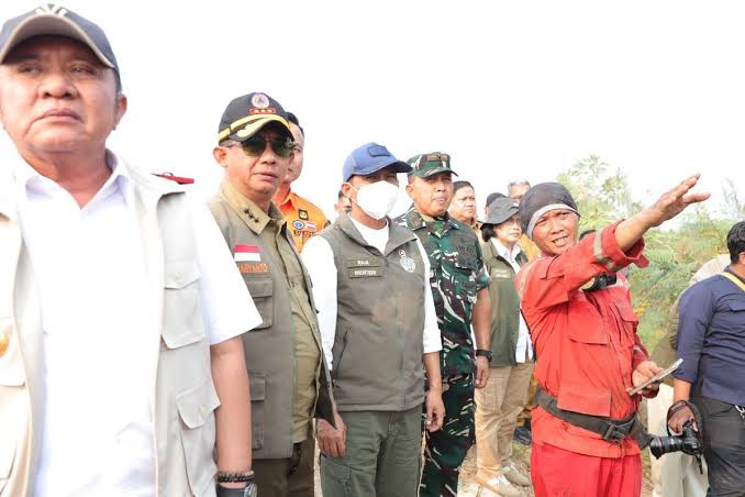 Menteri Kehutanan, Raja Juli Antoni karhutla
