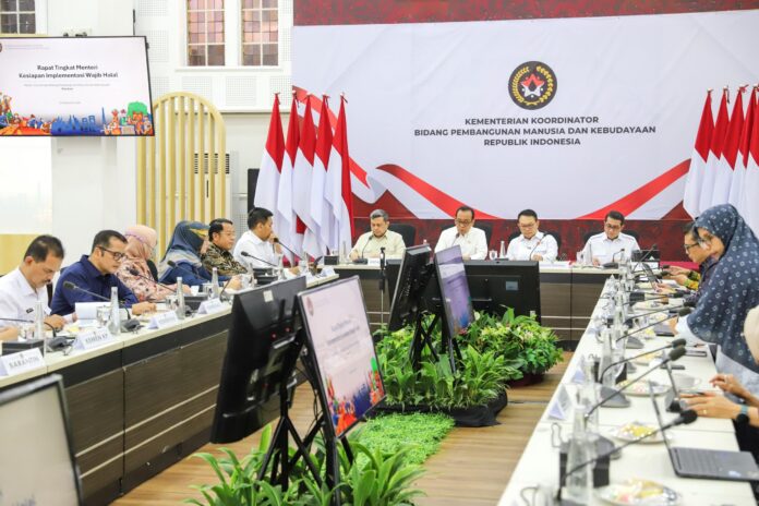 Menteri Koordinator Bidang Pembangunan Manusia dan Kebudayaan (Menko PMK), Pratikno sertifikasi halal
