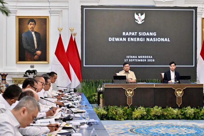 Presiden Prabowo Subianto dalam Sidang Dewan Energi Nasional (DEN) di Kompleks Istana Kepresidenan energi E50