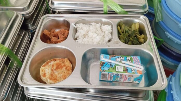 mbg makan bergizi gratis
