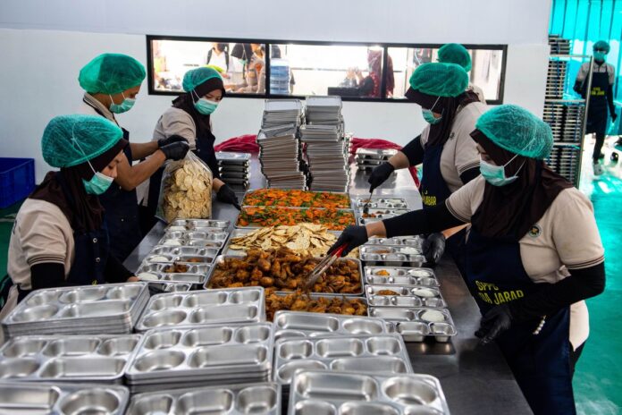 mbg makan bergizi gratis