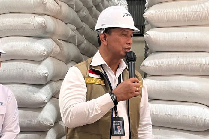Direktur Utama Perum Bulog Ahmad Rizal Ramdhani cadangan beras