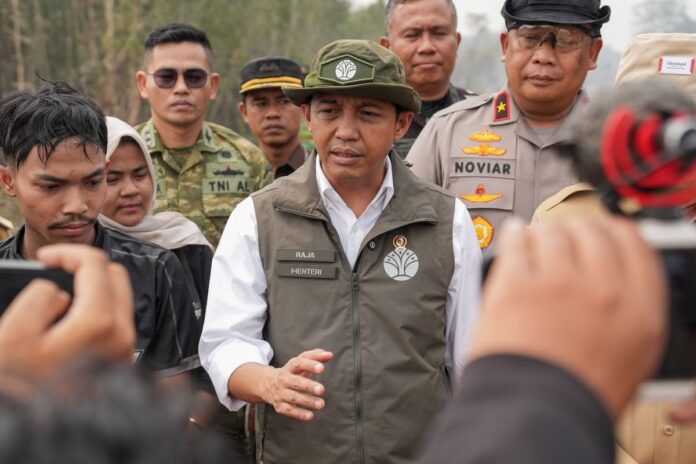 menteri kehutanan raja juli antoni karhutla